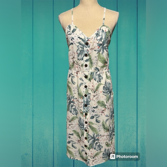 Papillio Dresses & Skirts - Papillon floral maxi dress pockets size small